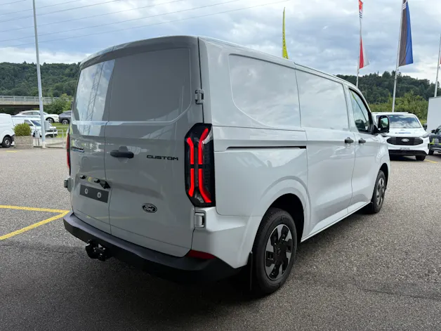 Ford Transit Custom Van 320 L1H1 65kWh Trend