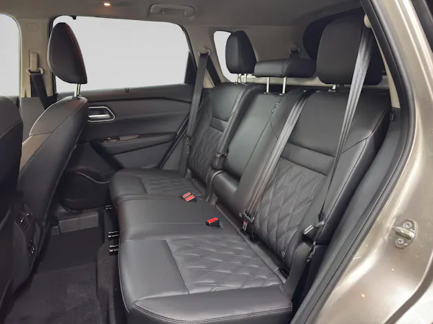 Nissan X-Trail 1.5 VC-T e-Power 4WD 7 Sitze Tekna+