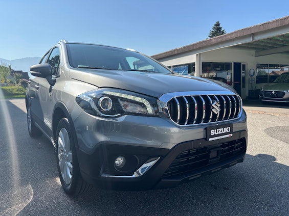 First vehicle image