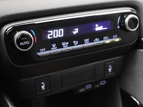 Vehicle image TOYOTA Yaris 1.5 VVT-i HSD Trend