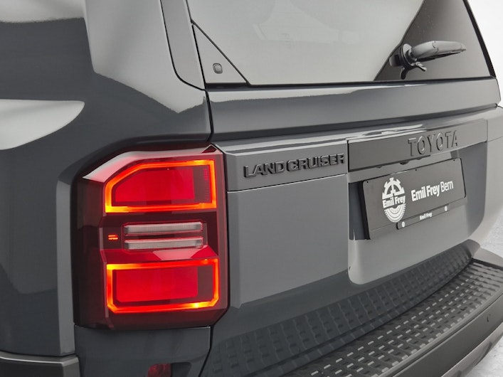 Vehicle image TOYOTA LANDCRUISER