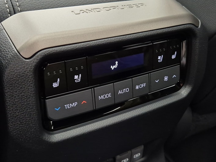 Vehicle image TOYOTA LANDCRUISER