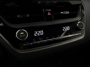 Vehicle image TOYOTA Corolla Cross 2.0 HSD Trend