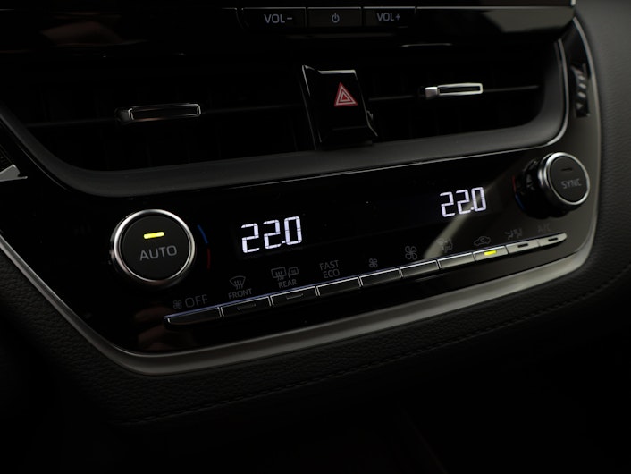 Vehicle image TOYOTA COROLLA CROSS