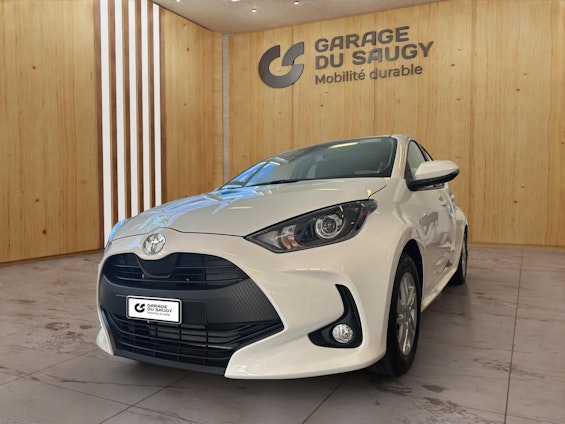 First vehicle image