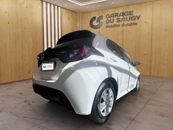 Vehicle image 5