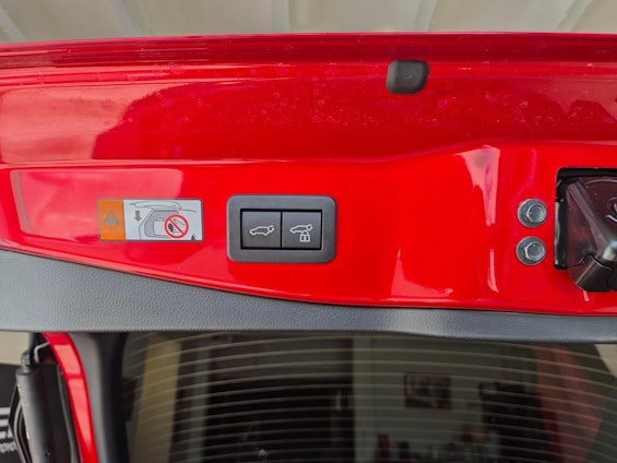 Vehicle image 6 Vehicle image 6