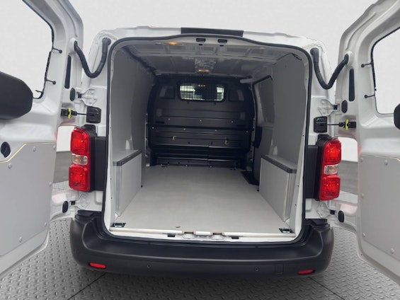 Vehicle image 10 Vehicle image 10