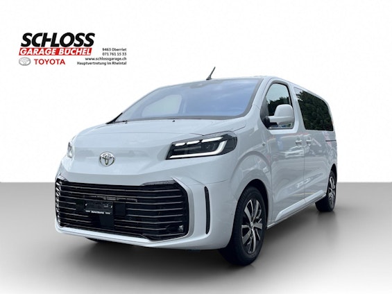 First vehicle image