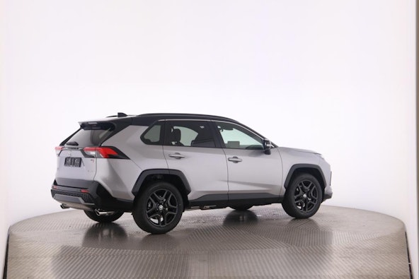 Vehicle image 16 Vehicle image 16