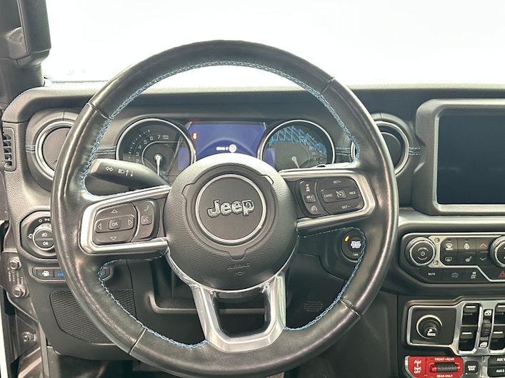 Vehicle image JEEP WRANGLER