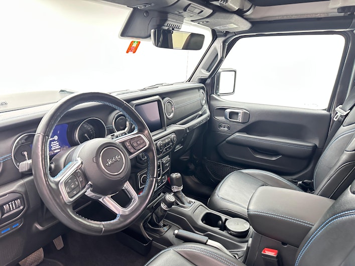 Vehicle image JEEP WRANGLER