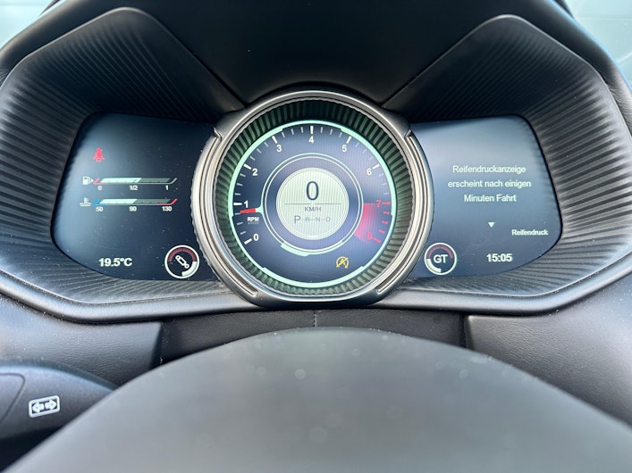 Vehicle image ASTON MARTIN DB11