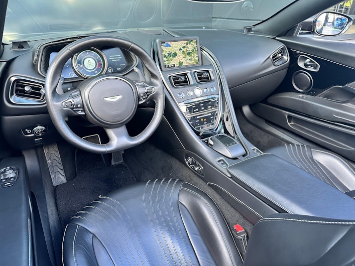 Vehicle image ASTON MARTIN DB11