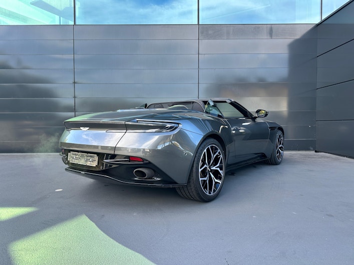 Vehicle image ASTON MARTIN DB11