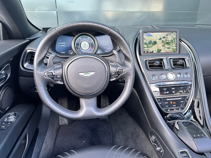 Vehicle image ASTON MARTIN DB11