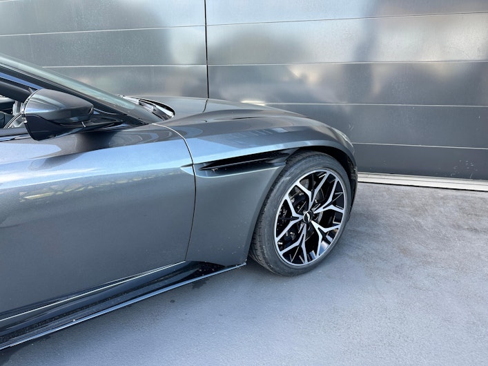 Vehicle image ASTON MARTIN DB11