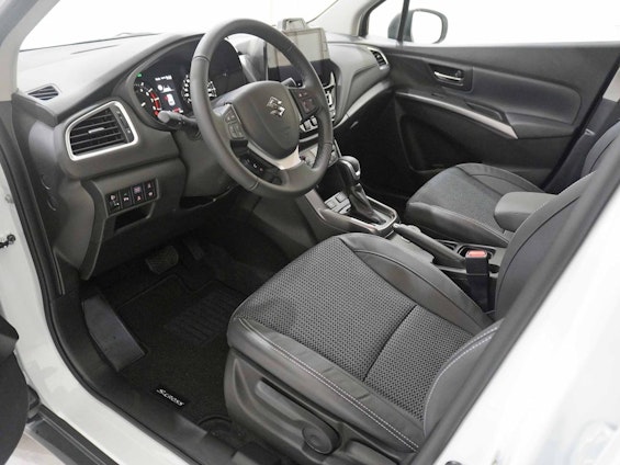 Vehicle image 7