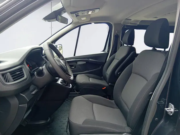 Renault Trafic Grand Passenger 2.0 dCi evolution