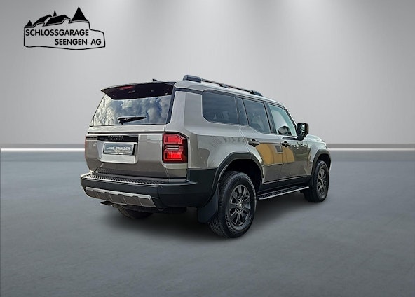 Vehicle image 4 Vehicle image 4