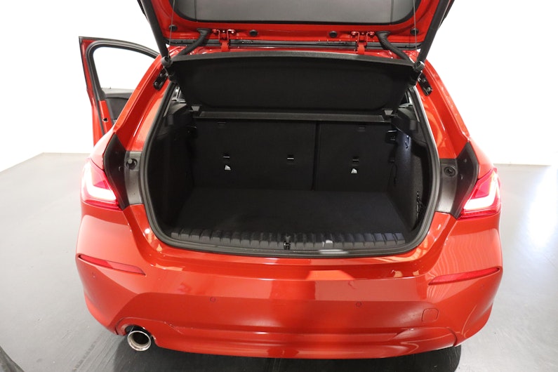 Vehicle image BMW 1 SERIES