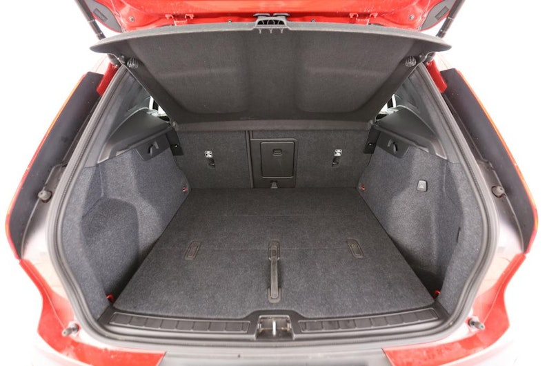 Vehicle image VOLVO XC40