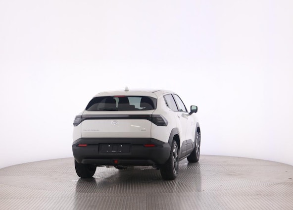 Vehicle image 16 Vehicle image 16