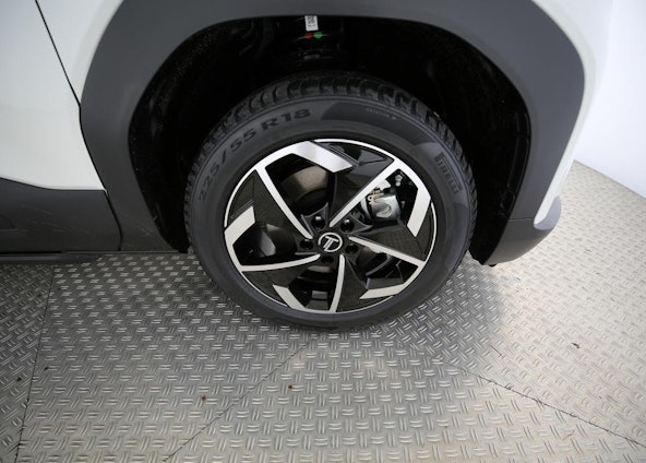 Vehicle image 9 Vehicle image 9