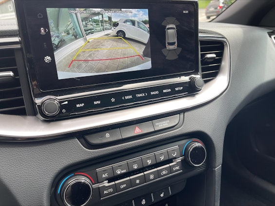 Vehicle image 10 Vehicle image 10