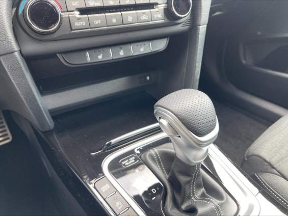 Vehicle image 9 Vehicle image 9