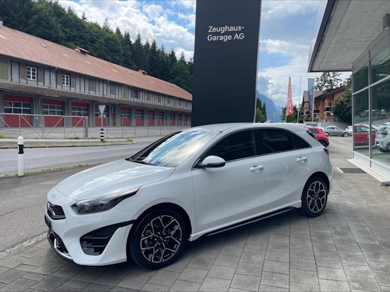 Vehicle image 4 Vehicle image 4