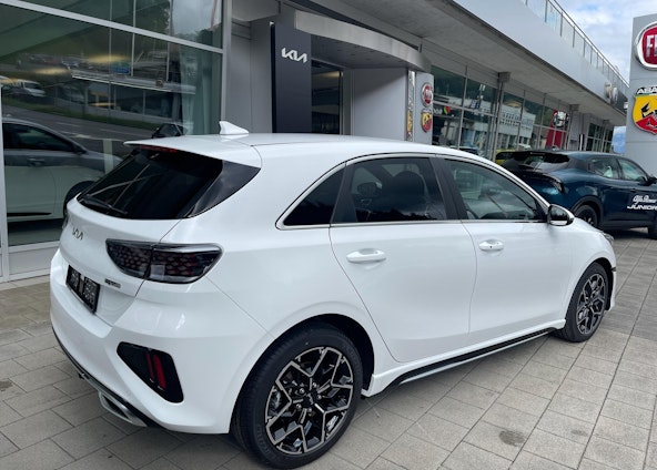 Vehicle image 18 Vehicle image 18