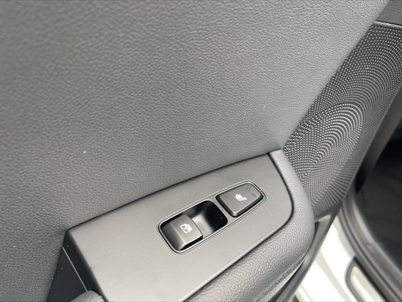 Vehicle image 12 Vehicle image 12