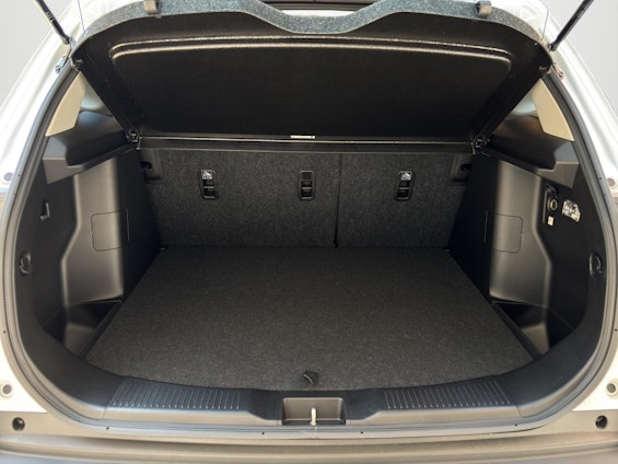 Vehicle image 6 Vehicle image 6