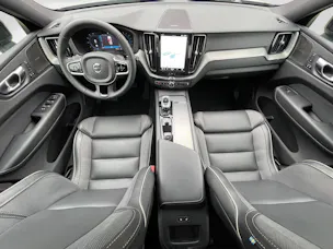 Volvo XC60 2.0 B5 MH Plus Dark AWD