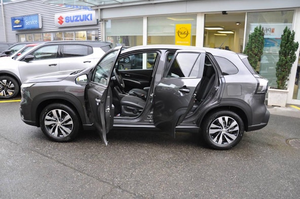 Vehicle image 3