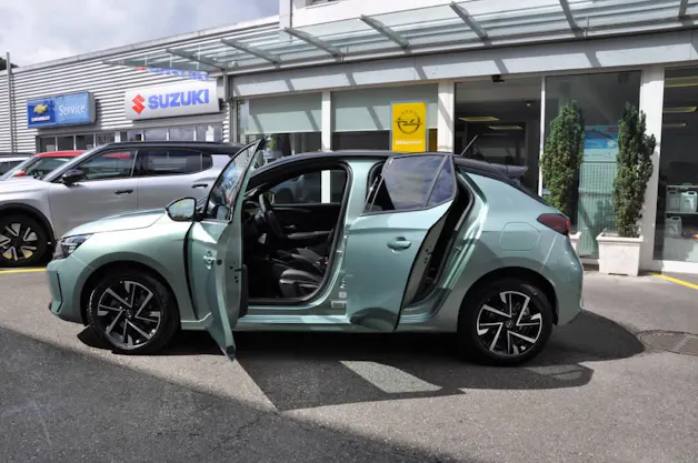 Opel Corsa 1.2 T Hybrid Sporthilfe