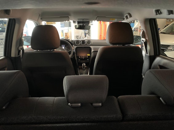 Vehicle image 7