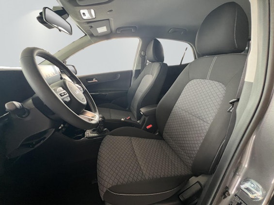 Vehicle image 3 Vehicle image 3