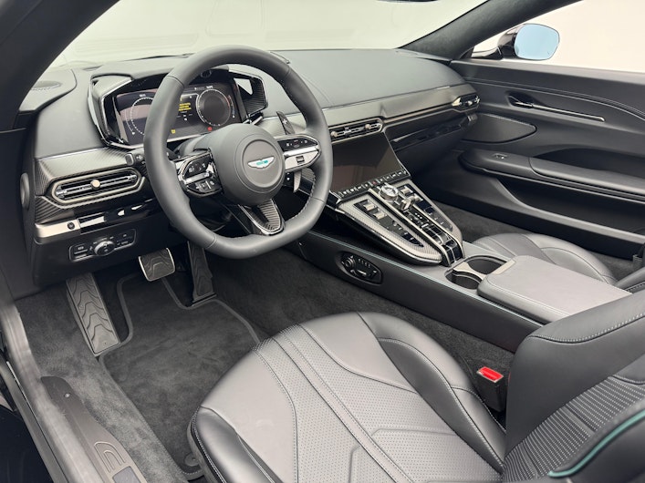 Vehicle image ASTON MARTIN V12 Vantage