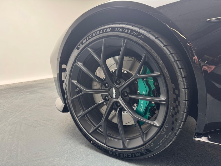 Vehicle image ASTON MARTIN V12 Vantage