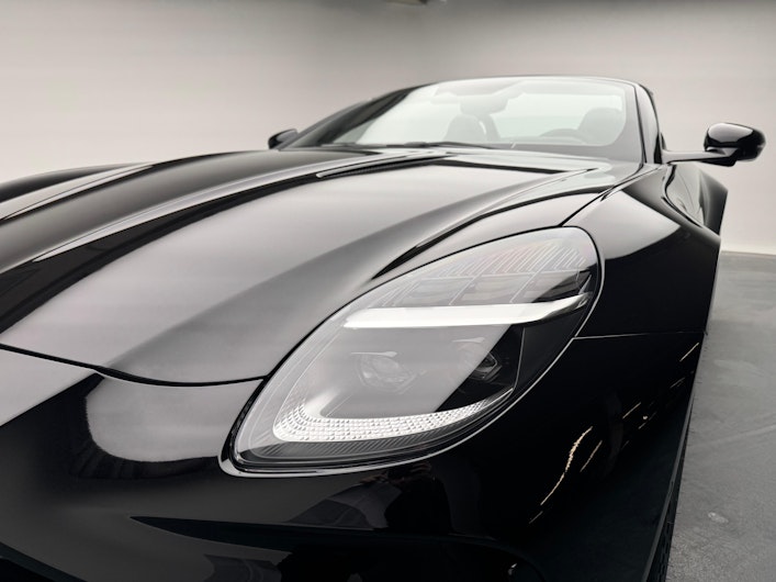 Vehicle image ASTON MARTIN V12 Vantage