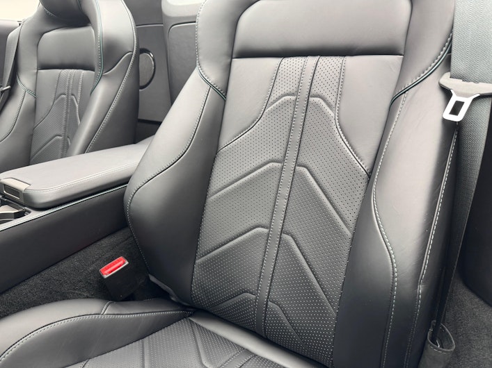 Vehicle image ASTON MARTIN V12 Vantage