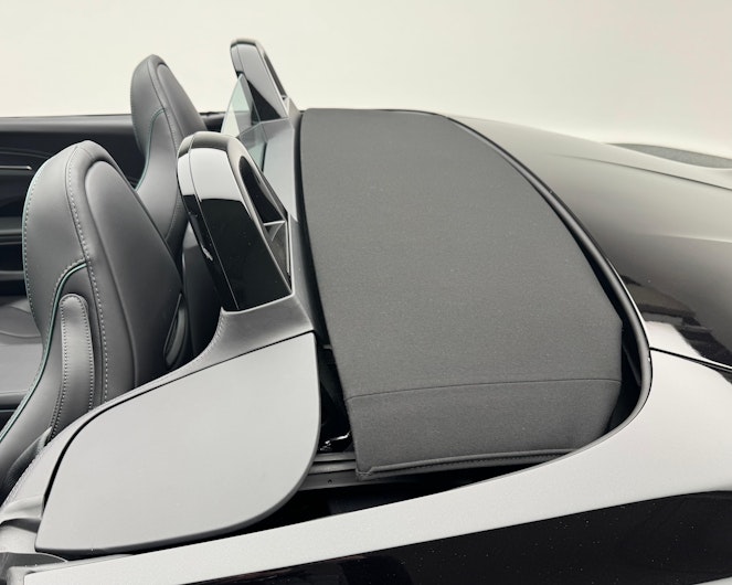 Vehicle image ASTON MARTIN V12 Vantage