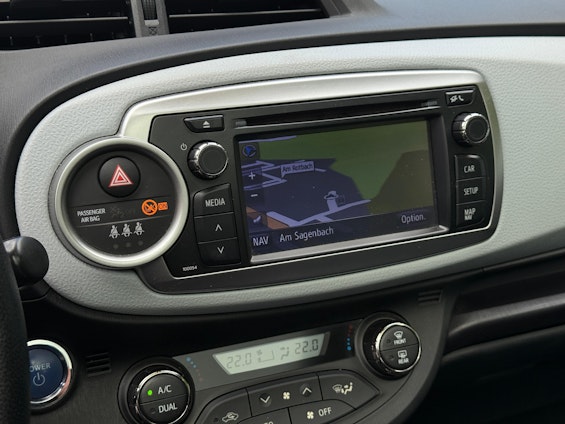 Vehicle image 16