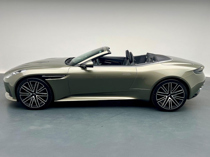 Vehicle image ASTON MARTIN DB12