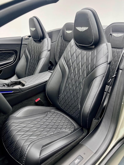 Vehicle image ASTON MARTIN DB12