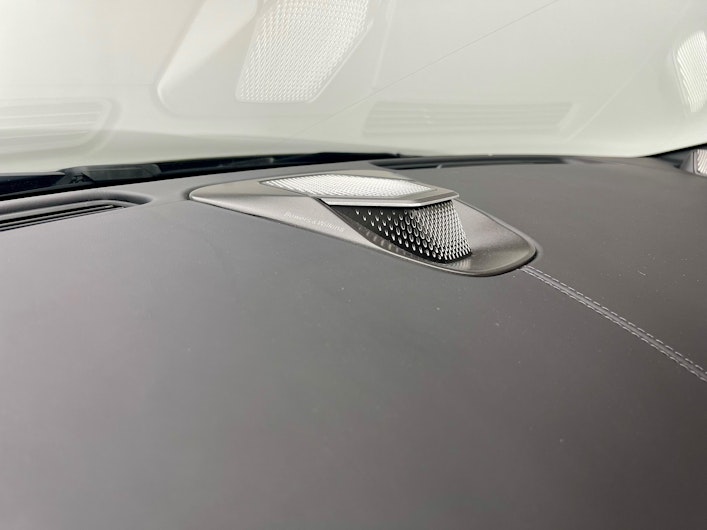 Vehicle image ASTON MARTIN DB12