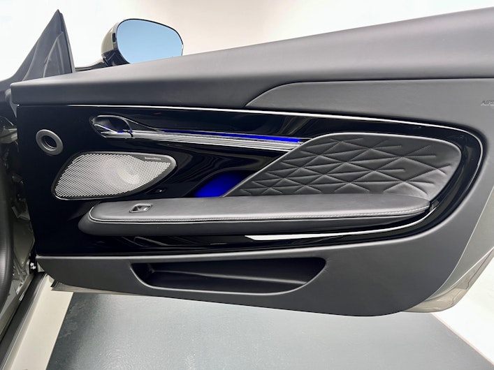 Vehicle image ASTON MARTIN DB12