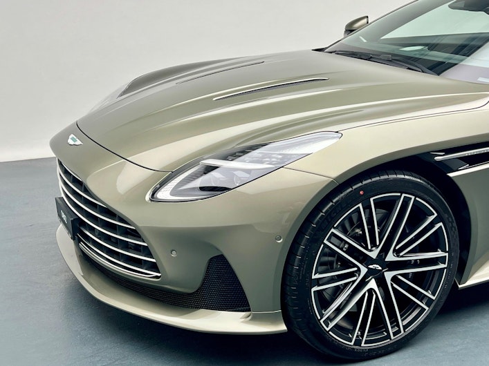 Vehicle image ASTON MARTIN DB12